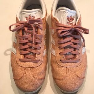 Adidas’s Gazelle sneakers coral pink cracked leather size 7